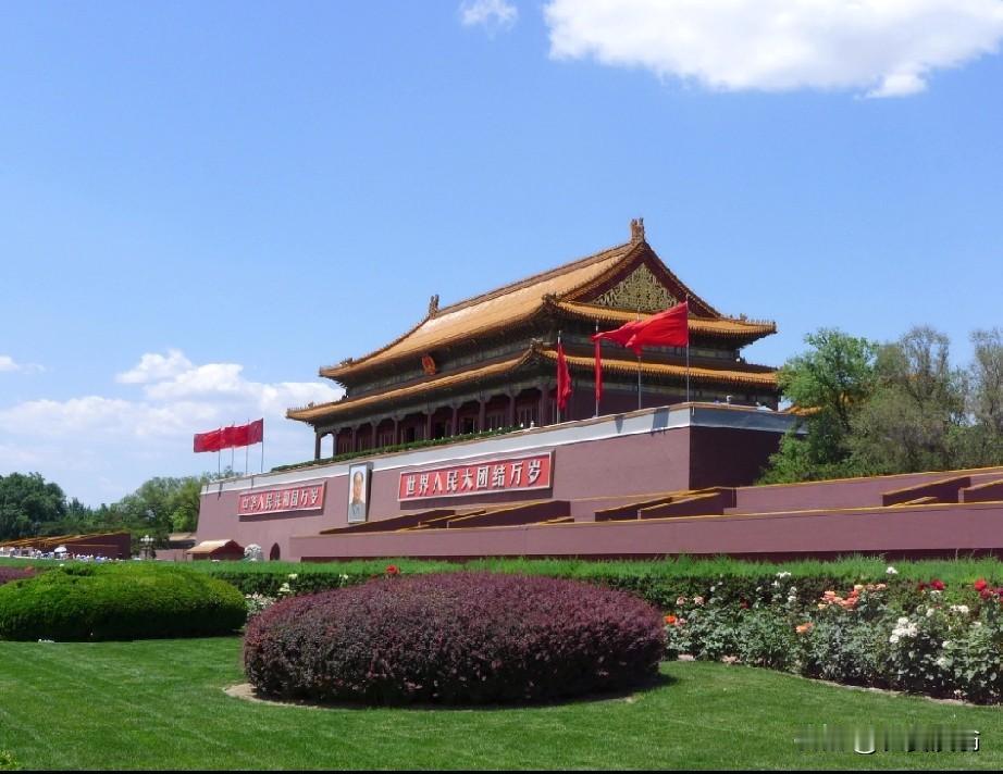 刷到一个老陕的视频，说北京是不少省份的人向往的首都，但不知道为啥，咋感觉西安人好