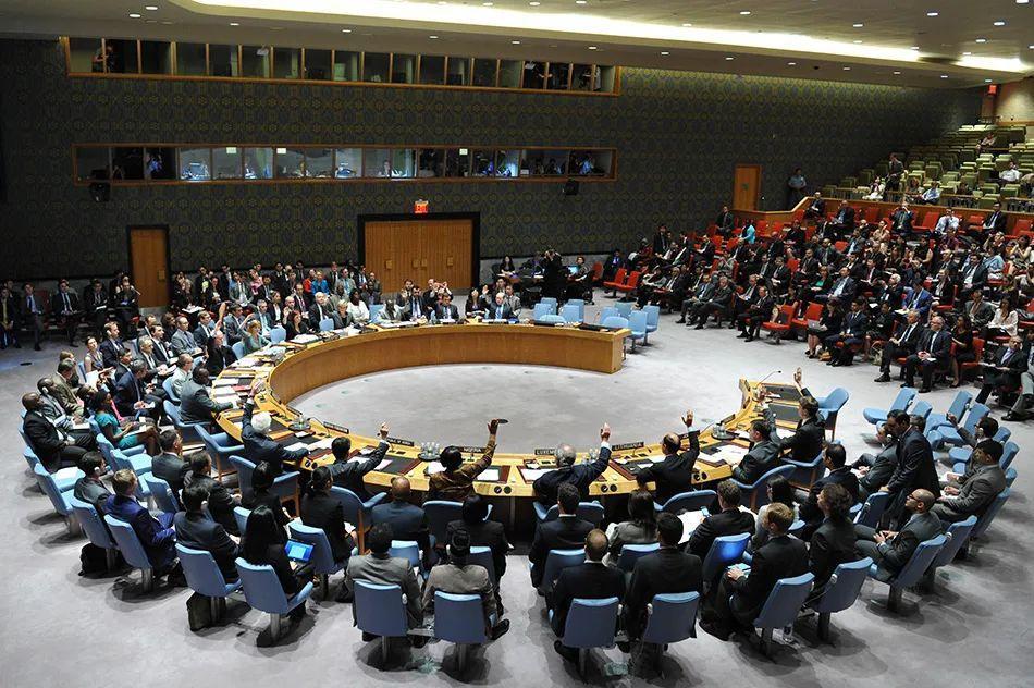 美国满心疑惑：抓捕马杜罗、搅动中东战事，中国始终没有强硬表态，华盛顿直言中国变 