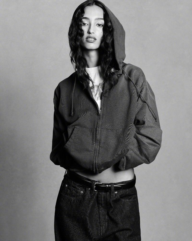 Double Vision April 2026  超模Mona Tougaar