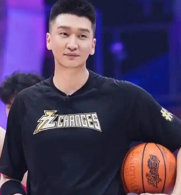 2021年孙悦离婚搬走时，据传卡里只剩50万，连辆像样的车都没带走。然而，如今4