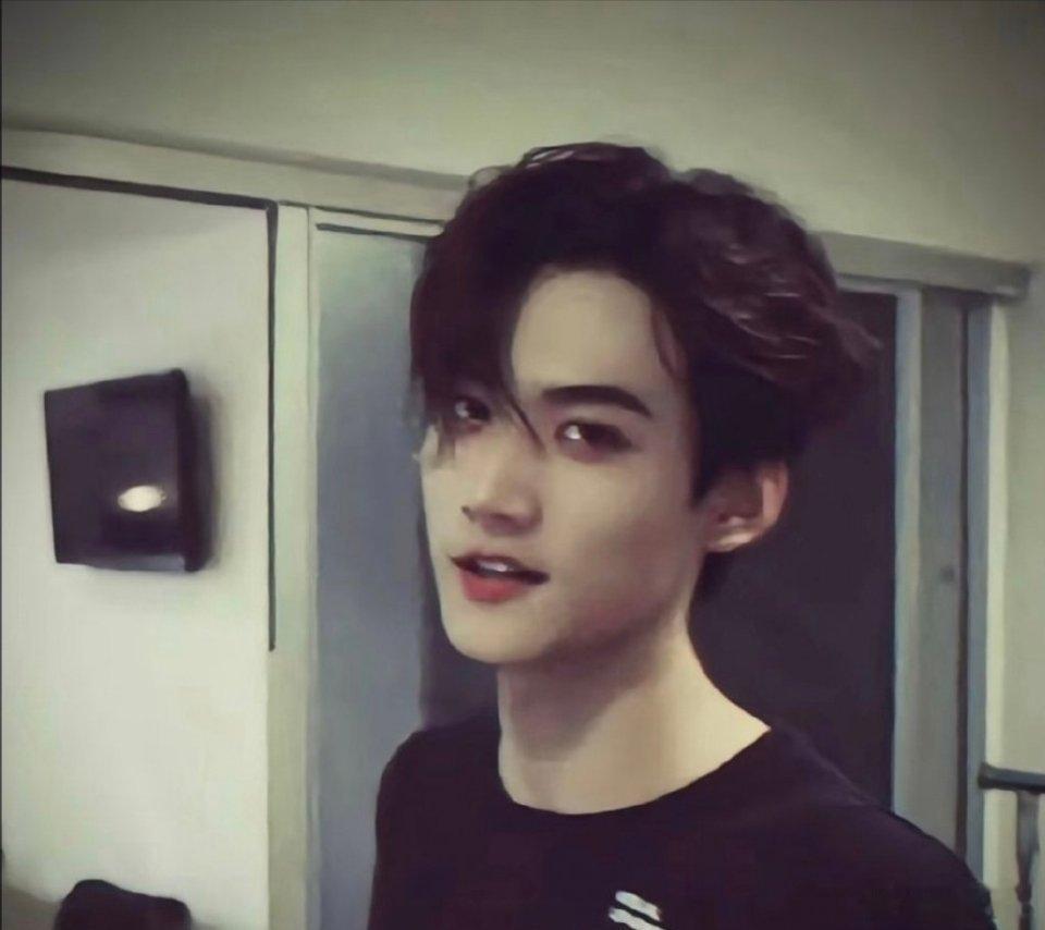 周柯宇 啥也别说了，硬帅，第一张绝了 