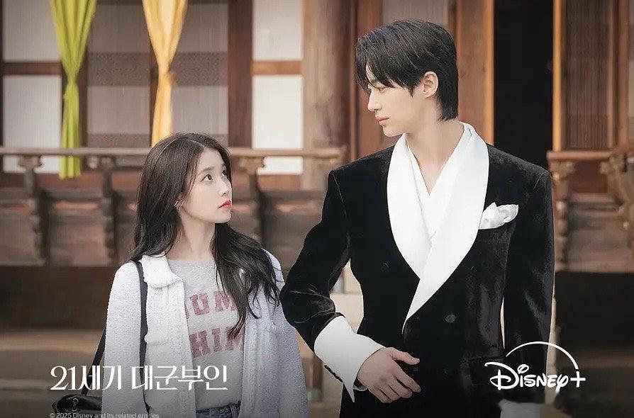 边佑锡是不是飞升太快了 现在都能和IU搭戏了 背着善宰跑完全靠女主的演技啊，最后