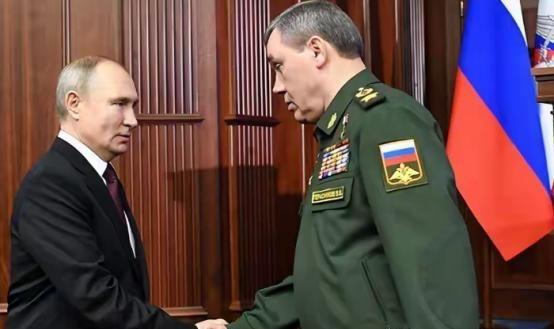 普京一旦离世或者下台，乌克兰可能就真的危险了。白俄罗斯总统卢卡申科曾透露，当初“