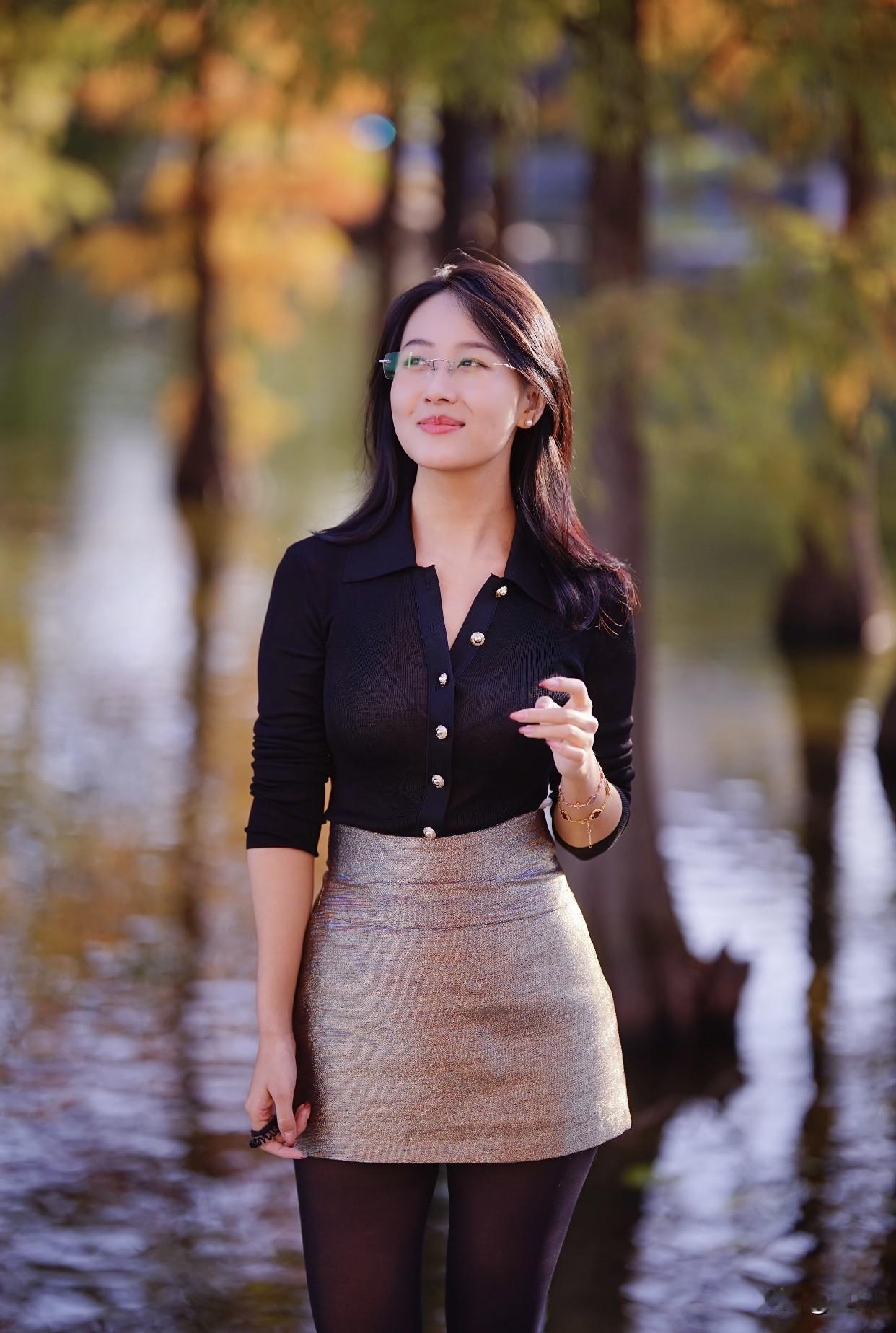 真正有韵味的女人不慌不忙、懂取舍有风骨。傻男人只看外表，聪明男人却能一眼看穿她们