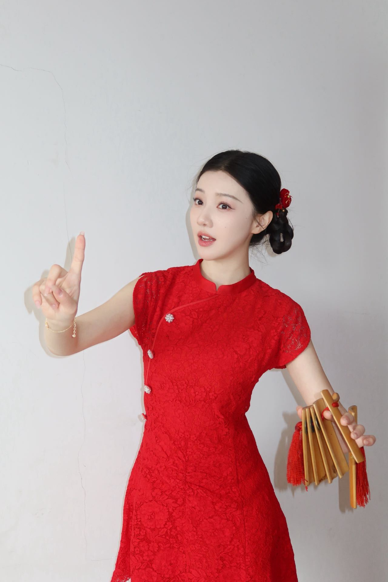 王鹤润打快板宣传佳偶天成 《佳偶天成》追剧团线下好久整活！还没见过在线下快板剧宣