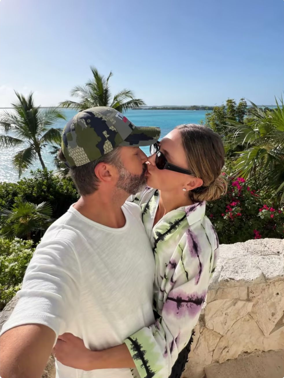 特朗普长子的海岛婚礼照曝光！和39岁名媛新妻备孕中，也签了婚前协议 