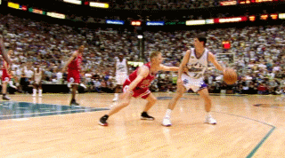 乔丹1998年总决赛第6场最后时刻抢断马龙命中绝杀！这个切球真干脆！