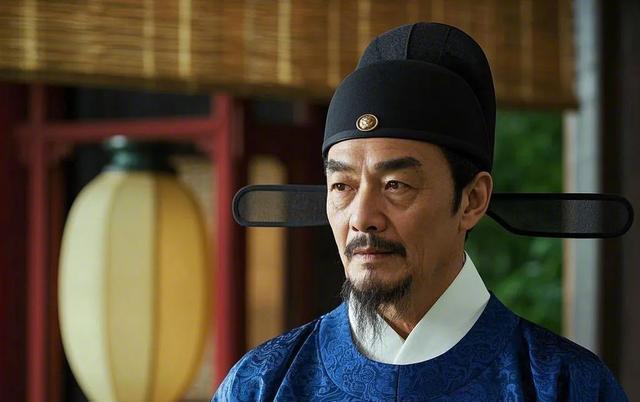 对联，是中国传统文化中极具智慧的艺术形式，讲究对仗工整、平仄协调。

儿子初见此