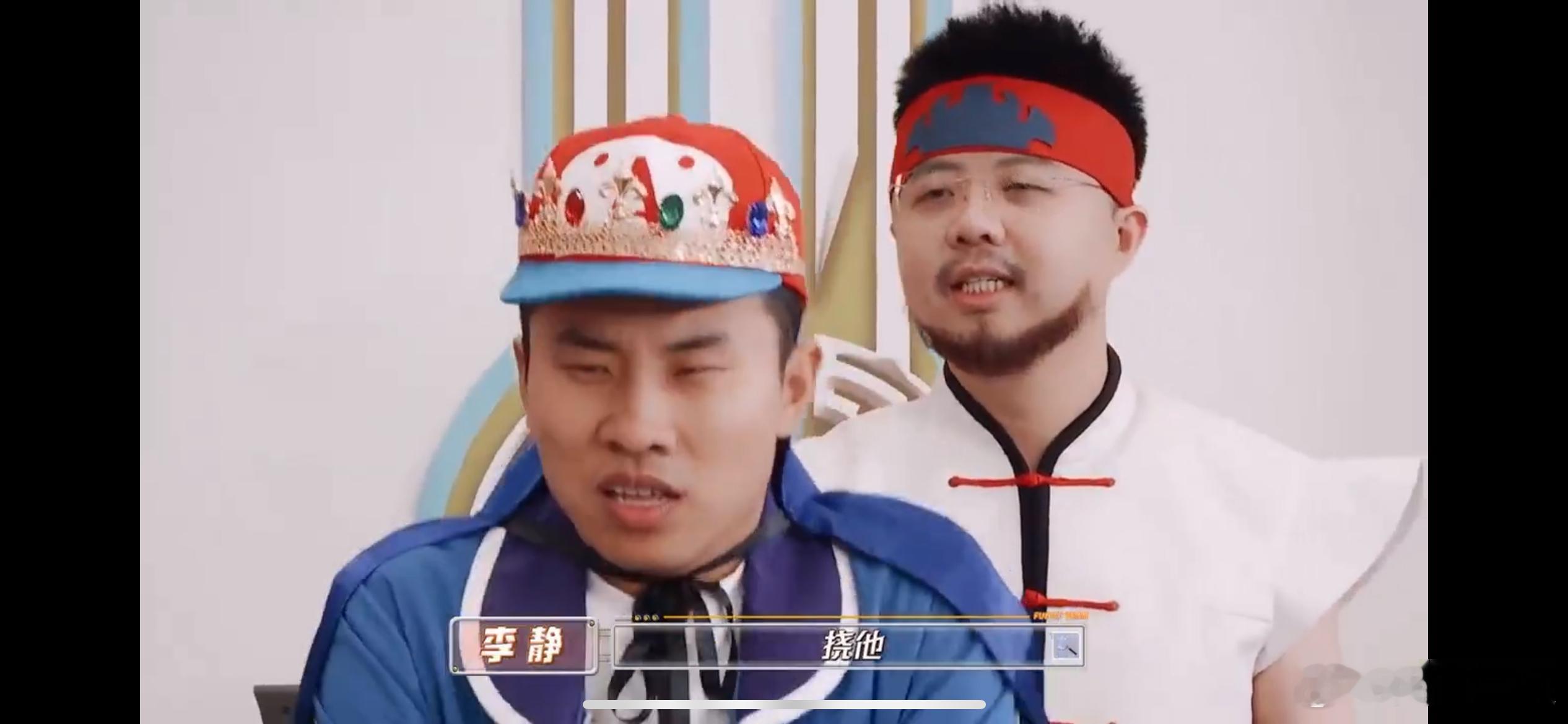#向佐喷徐志胜一脸水# 本来向佐玩游戏玩的好好的，结果徐志胜过来捣乱，直接喷他一