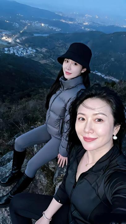 这对姐妹母女，你能认出来？气质母女照 母女照合影