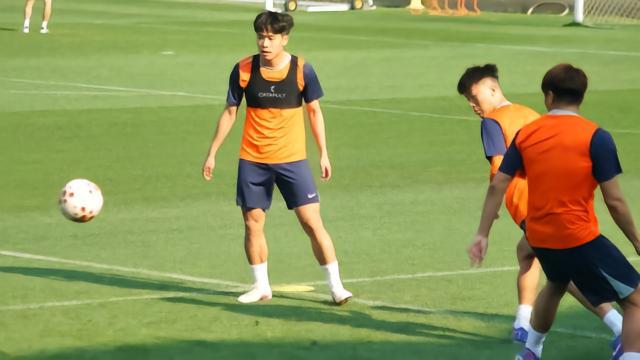 6月7日下午，泰山队的将士们潇洒挥别“充电小假期”，火速杀回俱乐部基地“重启战斗