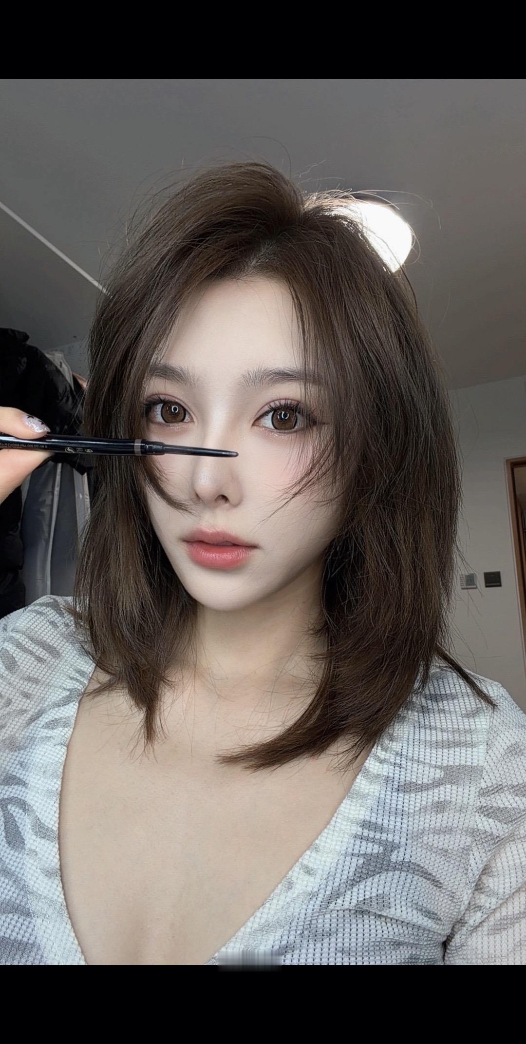 可以帮我画个眉毛吗。