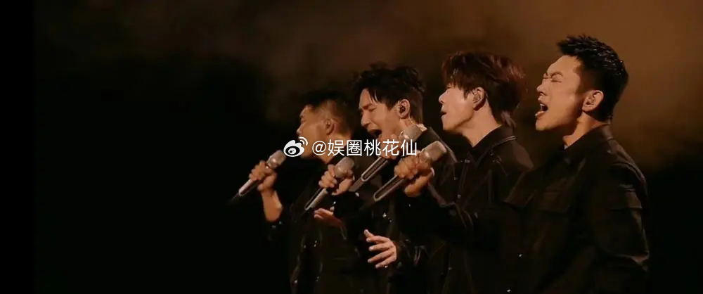 《披荆斩棘》陈楚生队选歌有深意，《他不爱我》道尽委屈，蔡国庆哭成泪人 ​​​