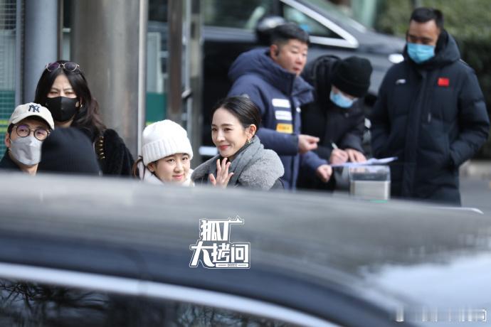 张钧甯首次现身春晚联排 期待值真的是拉到了顶端了呀，能够看到张钧甯首次现身央视春