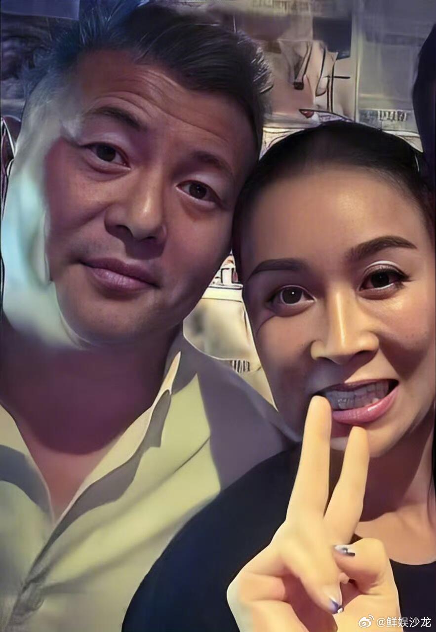 那英曾在节目中表白孟桐那英曾在节目中公开表白孟桐 ​​​刚重温那英表白孟桐的节目