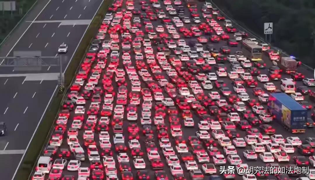 玩不起？河南，一男子花60万买了自己的梦中情车。可开了1年，就收到官方发来的信息