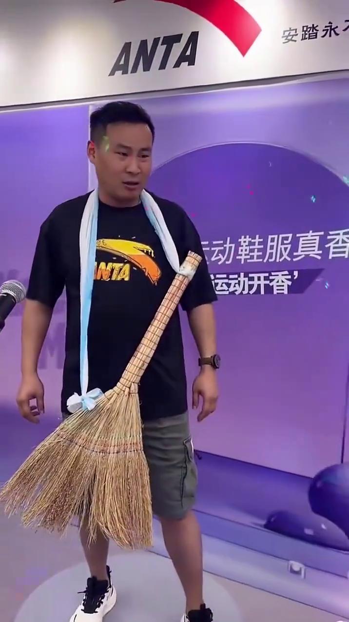 让我将你心儿摘下，试着将它慢慢溶化，看我在你心中是否仍完美无瑕。