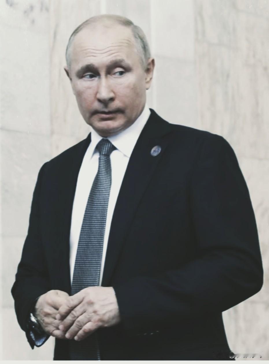 这局势看得人手心冒汗，不动真格不行了。
         一步慢就是步步慢，再犹