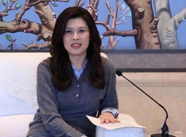郑丽文能不能当“两岸和平推动者”？先别急着封神。她嘴上把“反台独”喊得比谁都响，