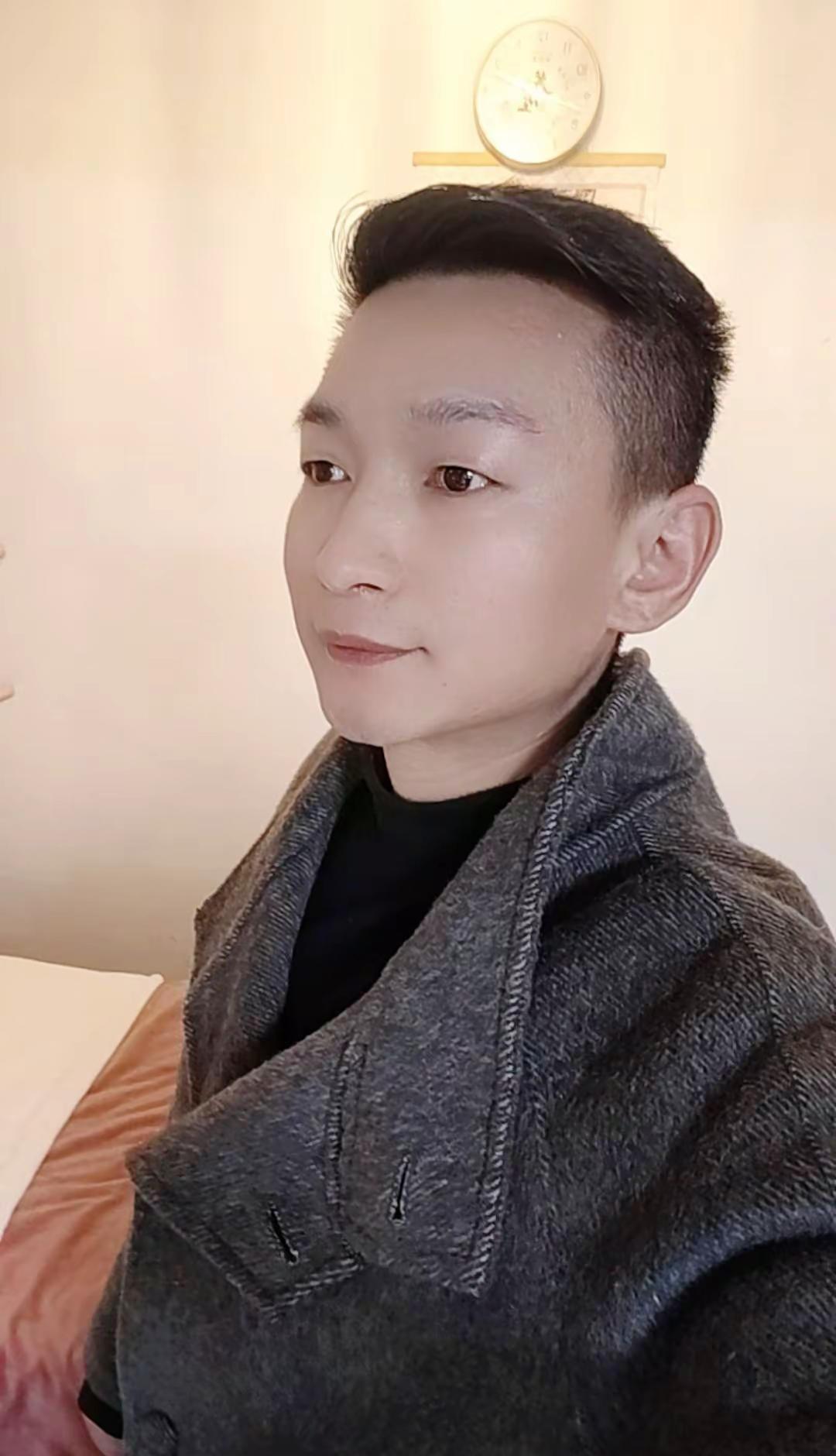 过去的都留给了回忆，当下的才是生活。