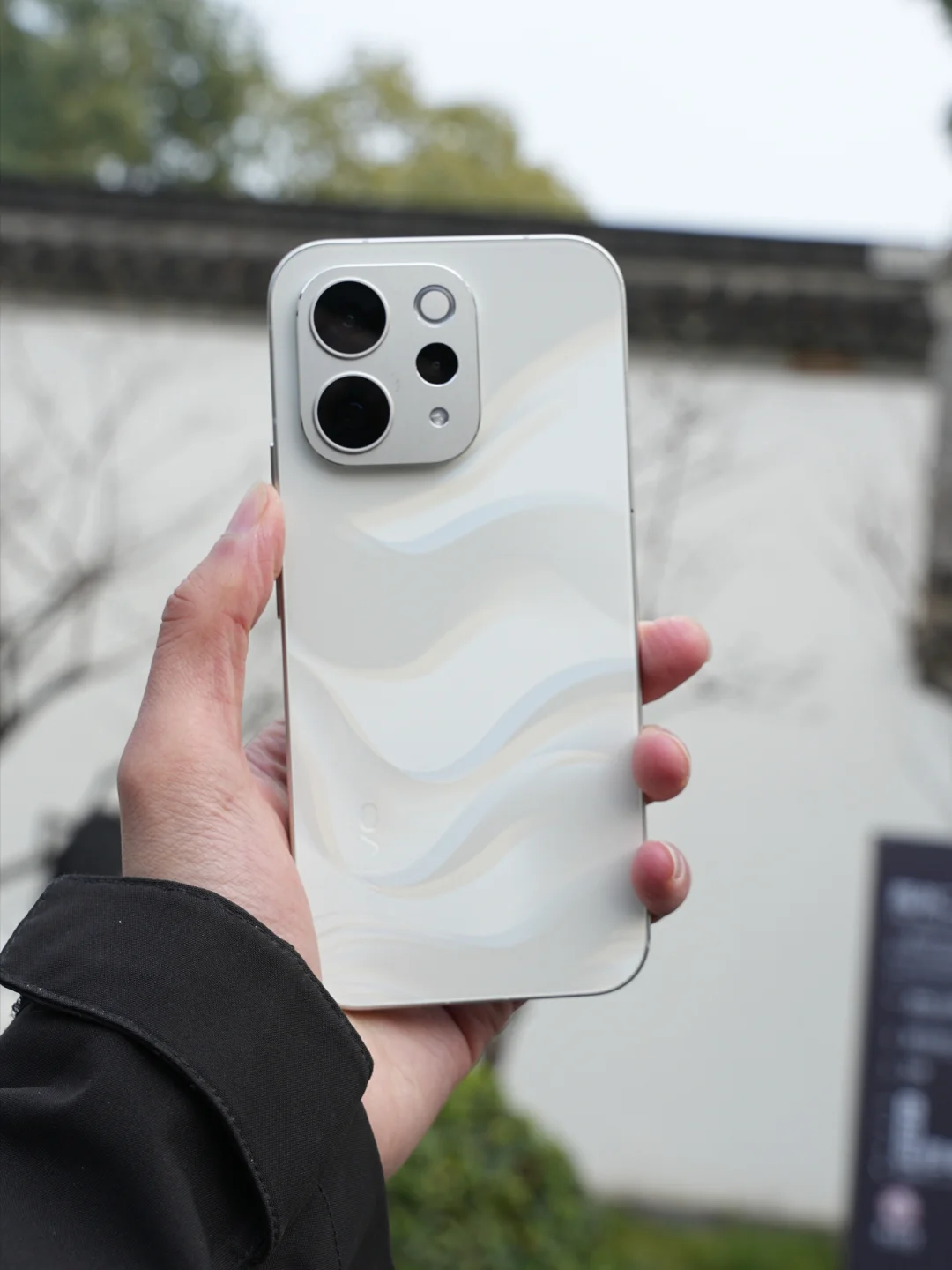 你用S50你也会懵，居然有人把它认成iPhone17promax了！