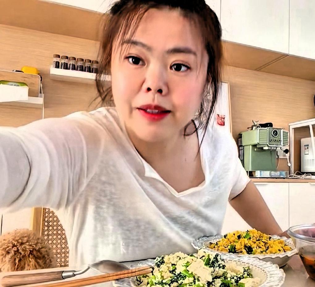 苦茶丹丹香，打吊瓶省钱了，疯狂消费！
伙伴们，发没发现苦茶有一种心理，就是省钱之