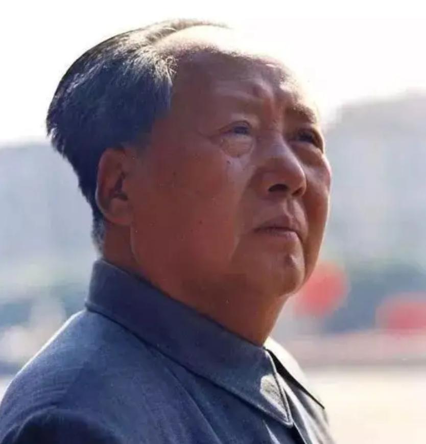 1976年9月8日，毛主席病危，这一年对中国来说太过艰难，1月8日周恩来总理逝世