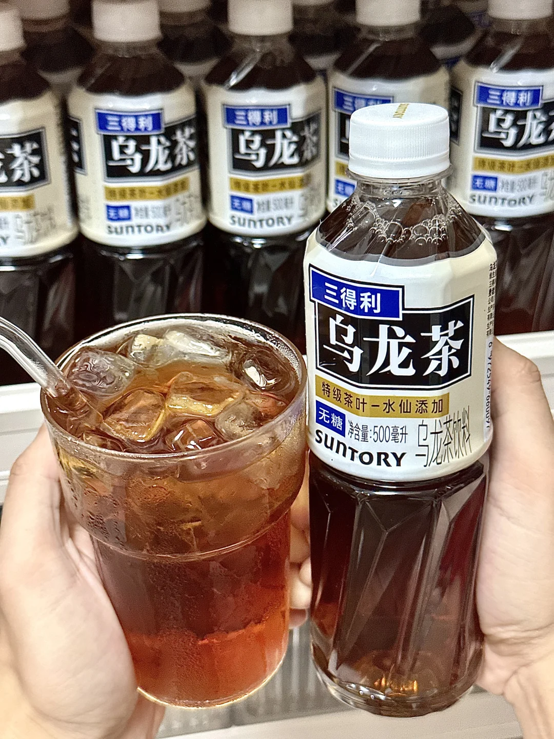 男朋友：那个乌龙茶你再买2箱回来🤤。。。