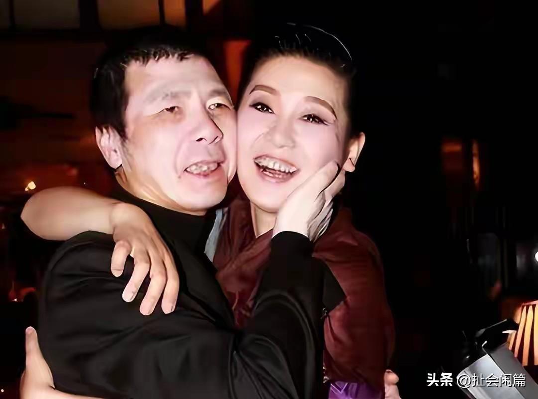 没想到徐帆是控制欲这么强的女人。

冯小刚接受采访，说徐帆对他的衣食住行可以说是