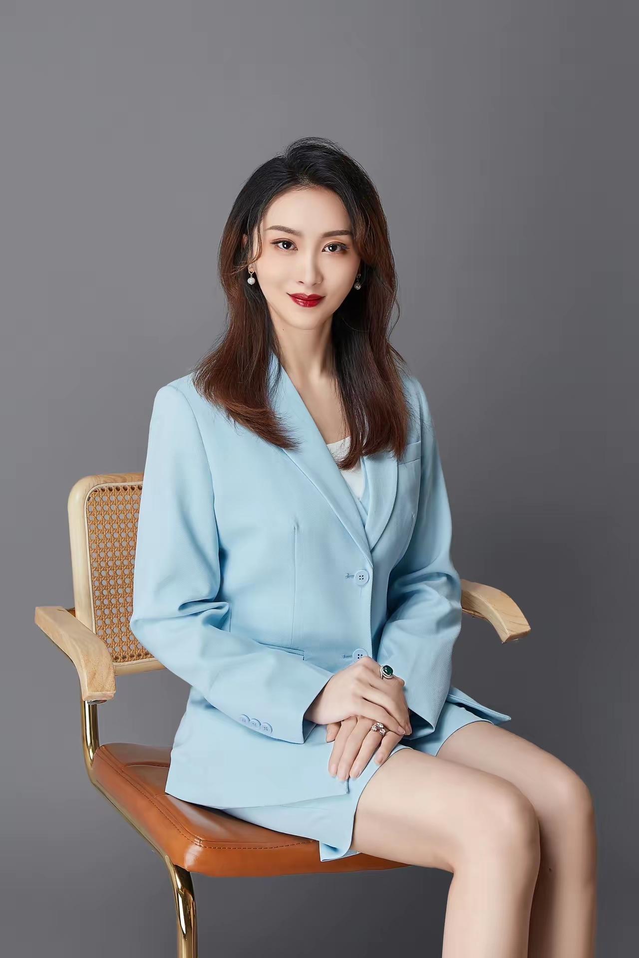北理工裴姓女老师为什么会塌房？
——网透信息之槽点分析

槽点一：女权!
1.说