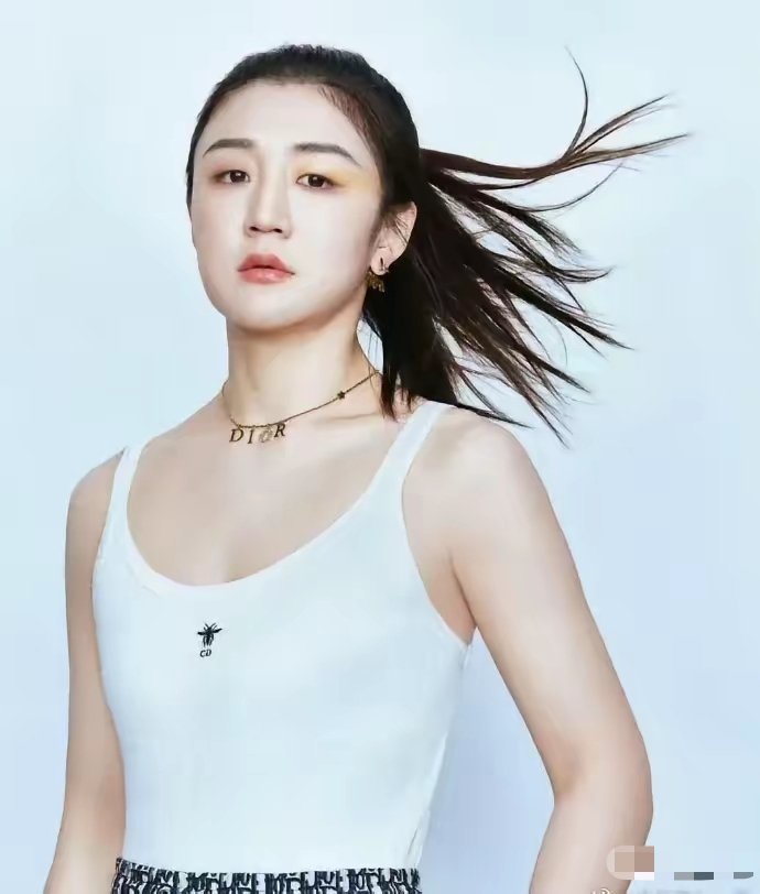 陈梦不打球，手握七个品牌代言Thom Browne Guerlain法国娇兰Ri