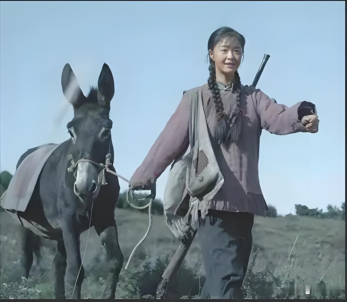 大梦之中风光无限，什么荣华美色都唾手可得。

一觉醒来回归现实，只剩孤灯相伴。虚