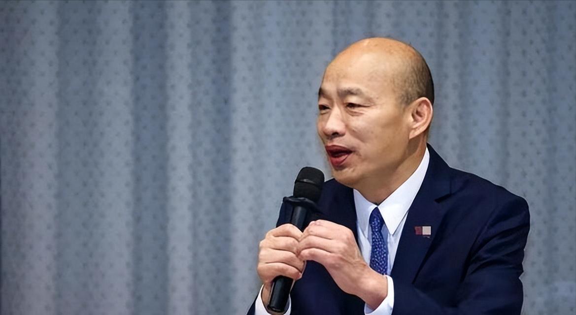 蓝营这次的脸丢大了。民进党"谴责大陆案"立法院一读通过，台前带头举手的不是绿营民