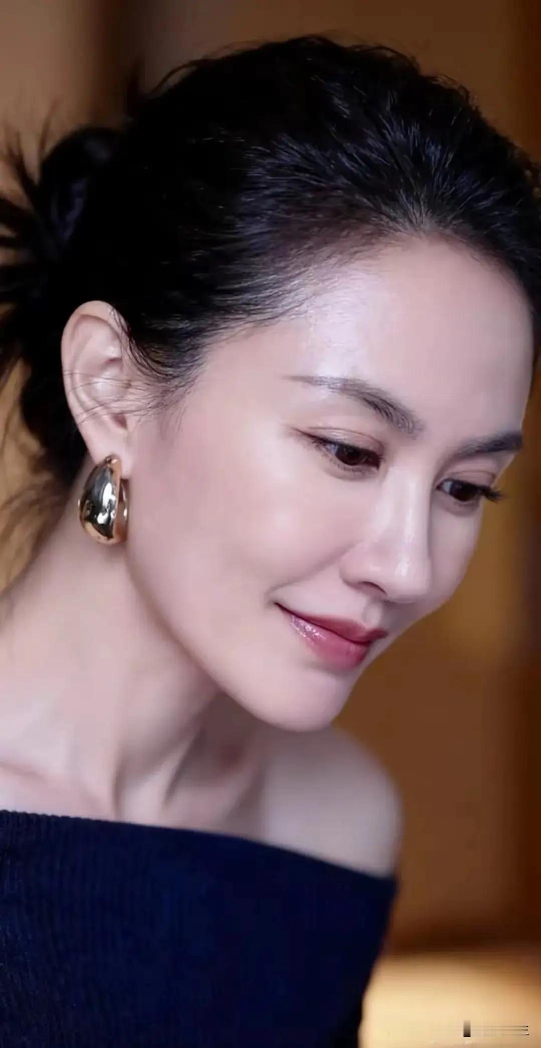 会说话的眼眼睛
口罩也挡不住的气质