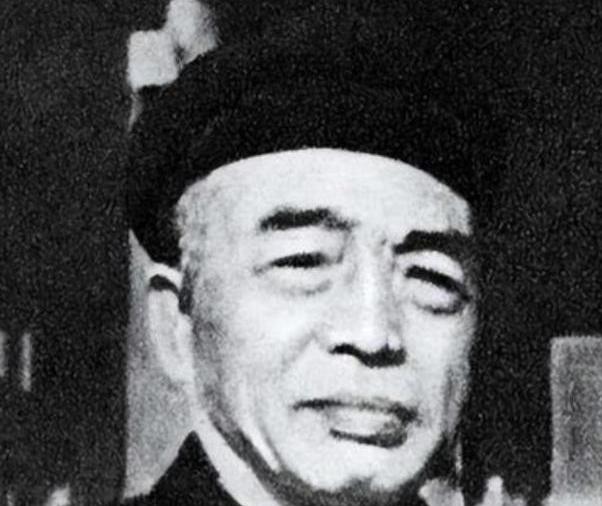 1957年的一次军委会议上，彭德怀在大会上指着刘伯承怒骂：不要忘了，红军时期，教