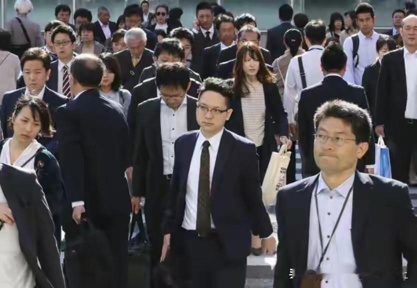 关于那些移民去日本并且移不回来的人，他们知不知道日本经济要崩盘了？

内心肯定知