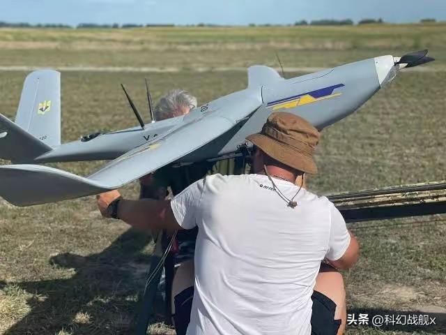泽连斯基近期关于无人机发展的表态，再次引发外界关注。

7月24日，泽连斯基在基