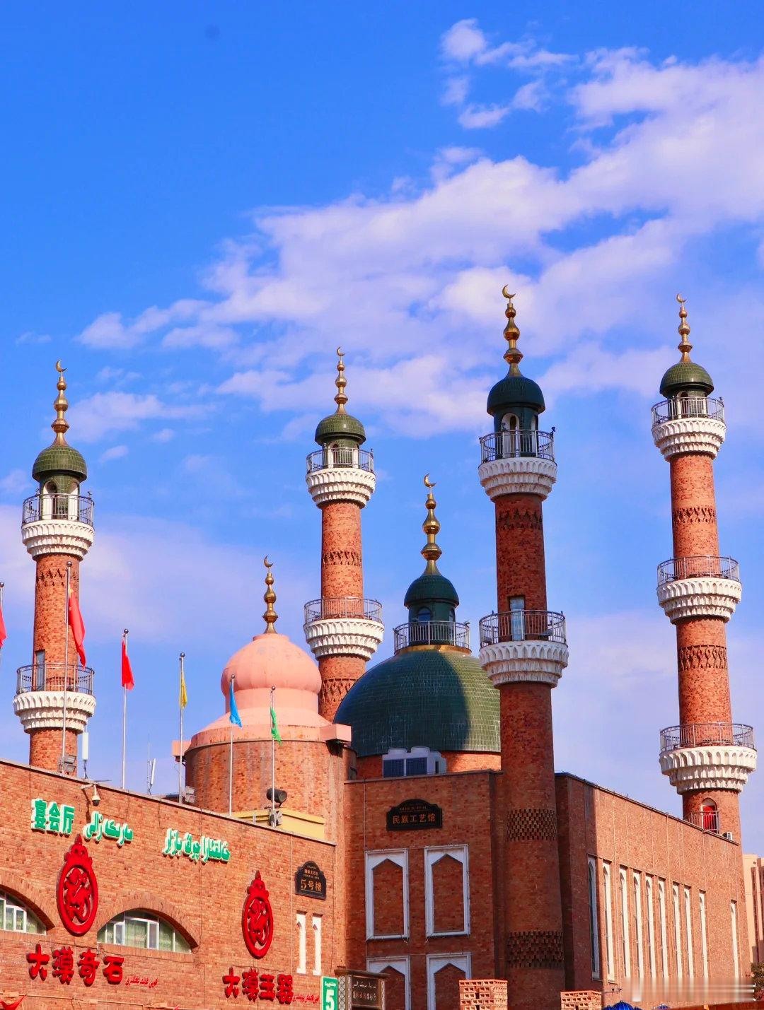 【沿海城市成五一度假热门  北海秦皇岛五一打车需求预计翻倍】乌鲁木齐成五一租车最