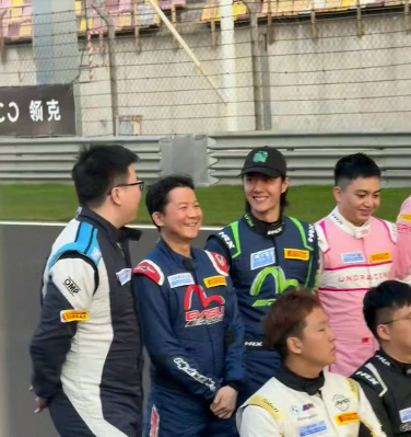 本来作为领克车主，今天想去领克杯和TCR比赛看看领克的表现的没想到在现场看到了王