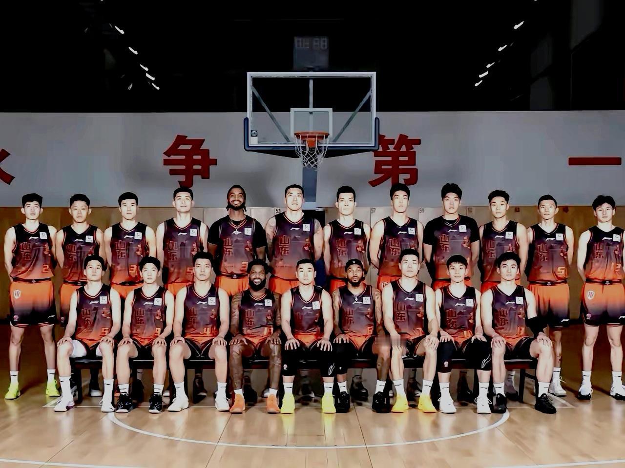 山东男篮「横向联合+纵向培养」，路已通向远方！
 
首先，纵向培养（青训深耕，长