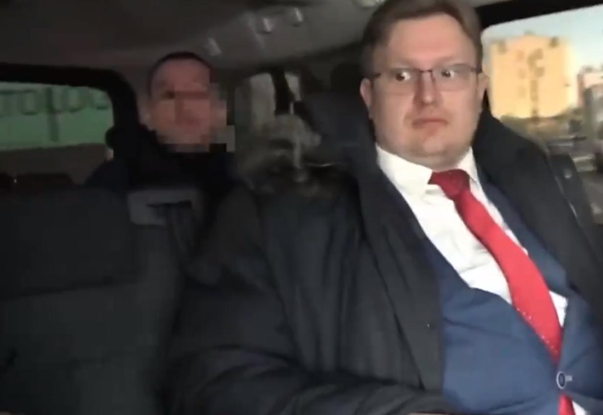 难怪俄军大批高官遇害，克宫逮捕38岁俄高级外交官，称其被中情局重金招募！

俄军