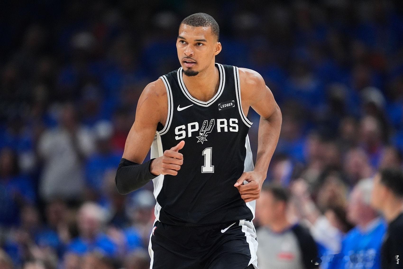 皮蓬文班亚马乔丹建队基石GOAT🏀皮蓬：当代选文班，历史选乔丹！这是最实在的回