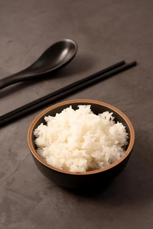瘦了二十斤，分享我的饮食管理。
1、我的习惯是每天吃两餐，最后一餐吃完后不再吃任