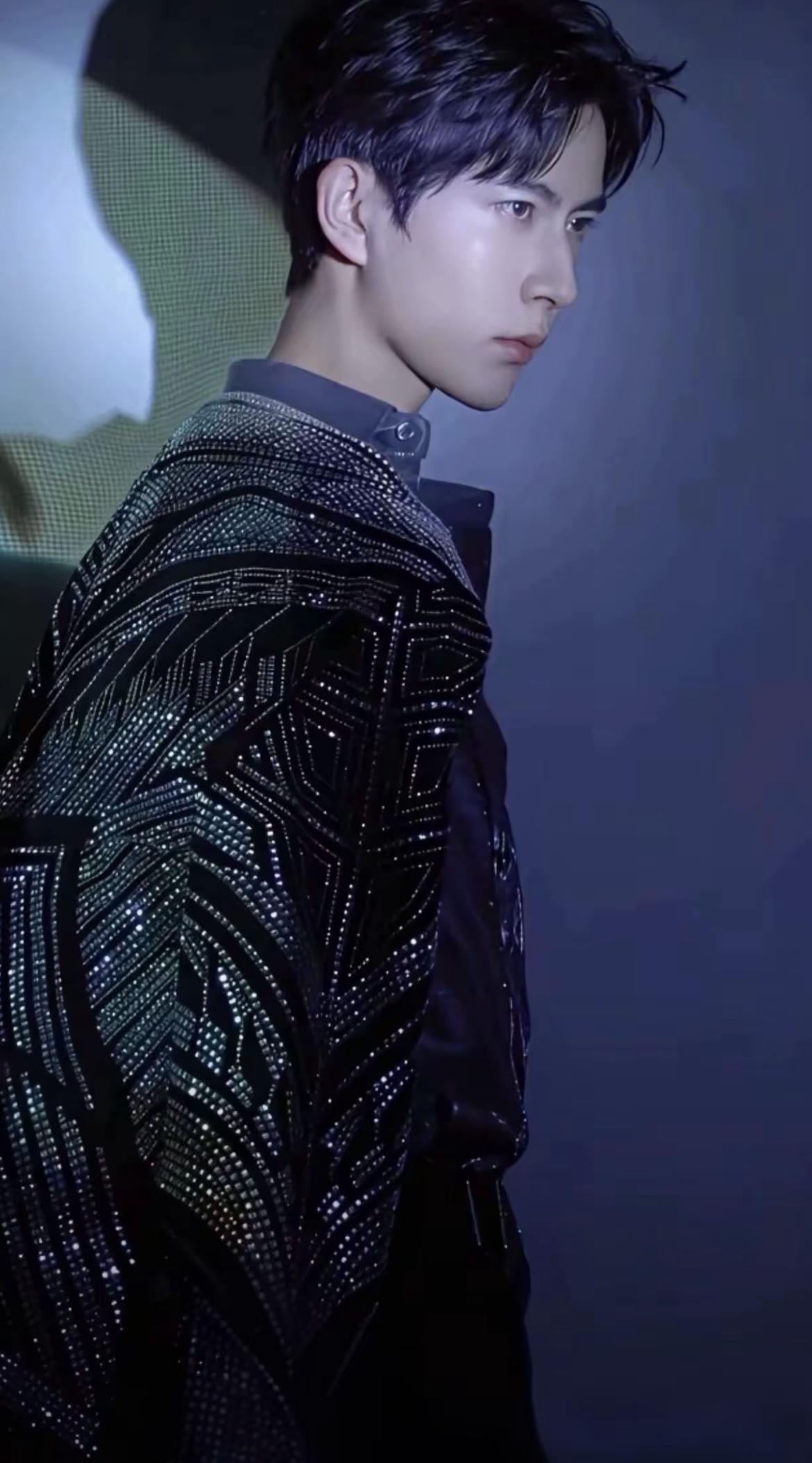 看一次心痛一次的程度，有时候知道现在这样的状态，真的都不敢面对他看哭我的一幕 