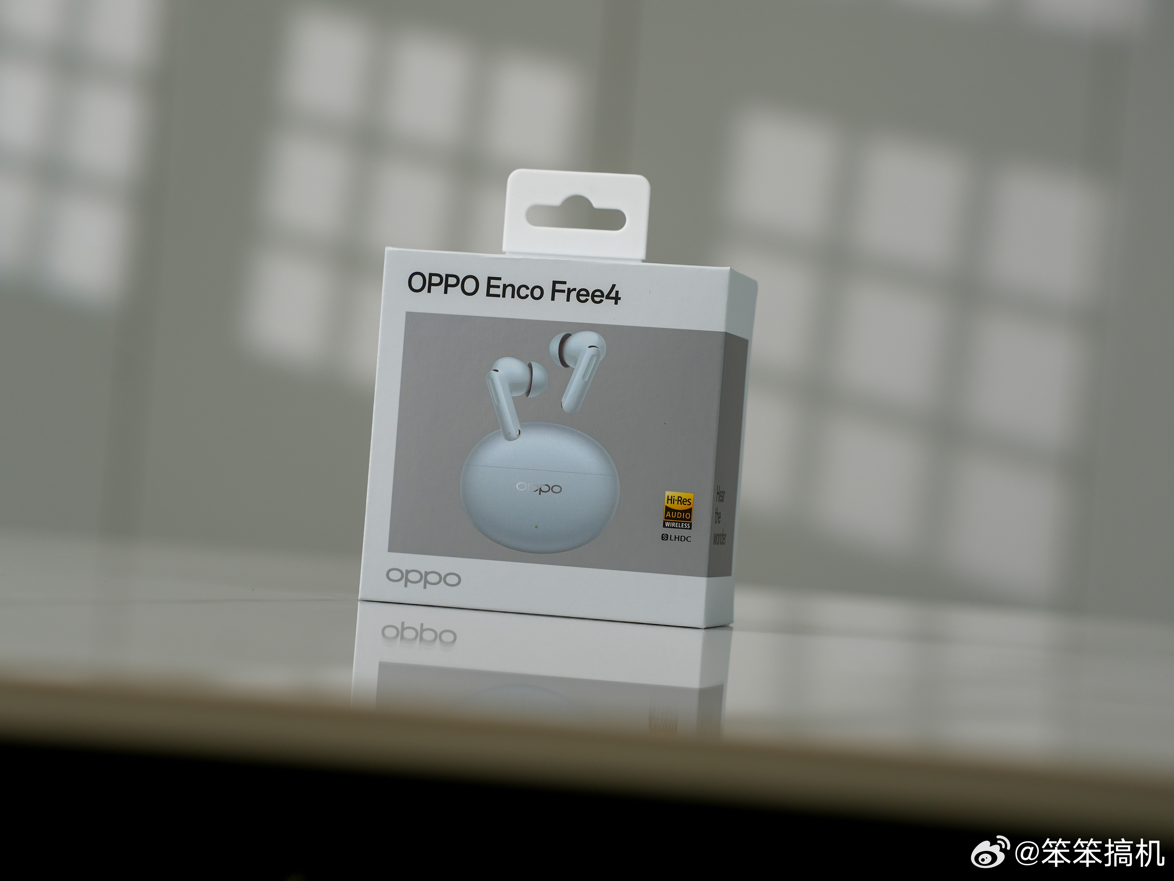 好家伙，给OPPO Enco Free4拍了几张图，文案都没敢咋写也夹，最近夹的