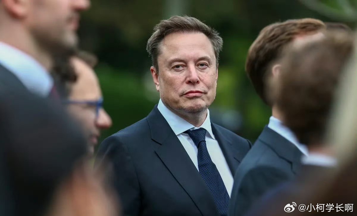 3.5万亿的估值，说白了买的不是火箭，是“超级智能”四个字。SpaceX三季度A