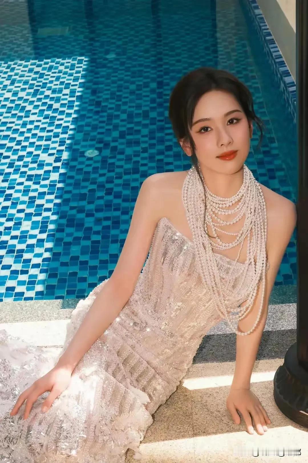 陈都灵职场女性怎么穿更好看? 怎样穿搭让自己更优雅 上班时尚穿搭如何更显美丽？ 