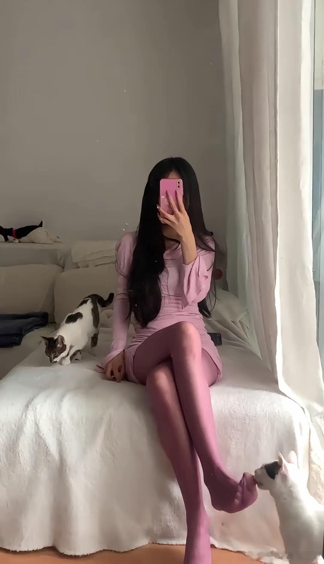 爱上一个已婚女人，从道德层面来说，这事本身就有点拧巴。男人要是陷进去，大概率是给