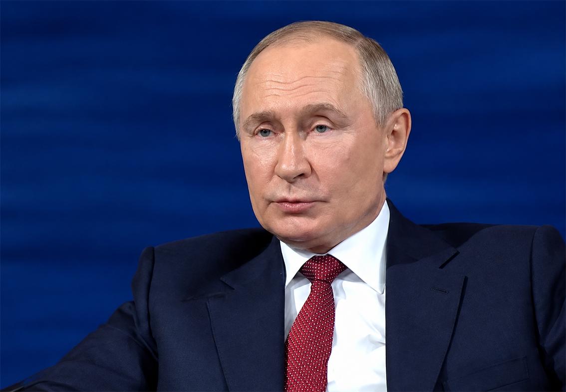 普京告诉金砖国家，国际货币基金组织、世界银行和世界贸易组织等机构日益过时，需要进