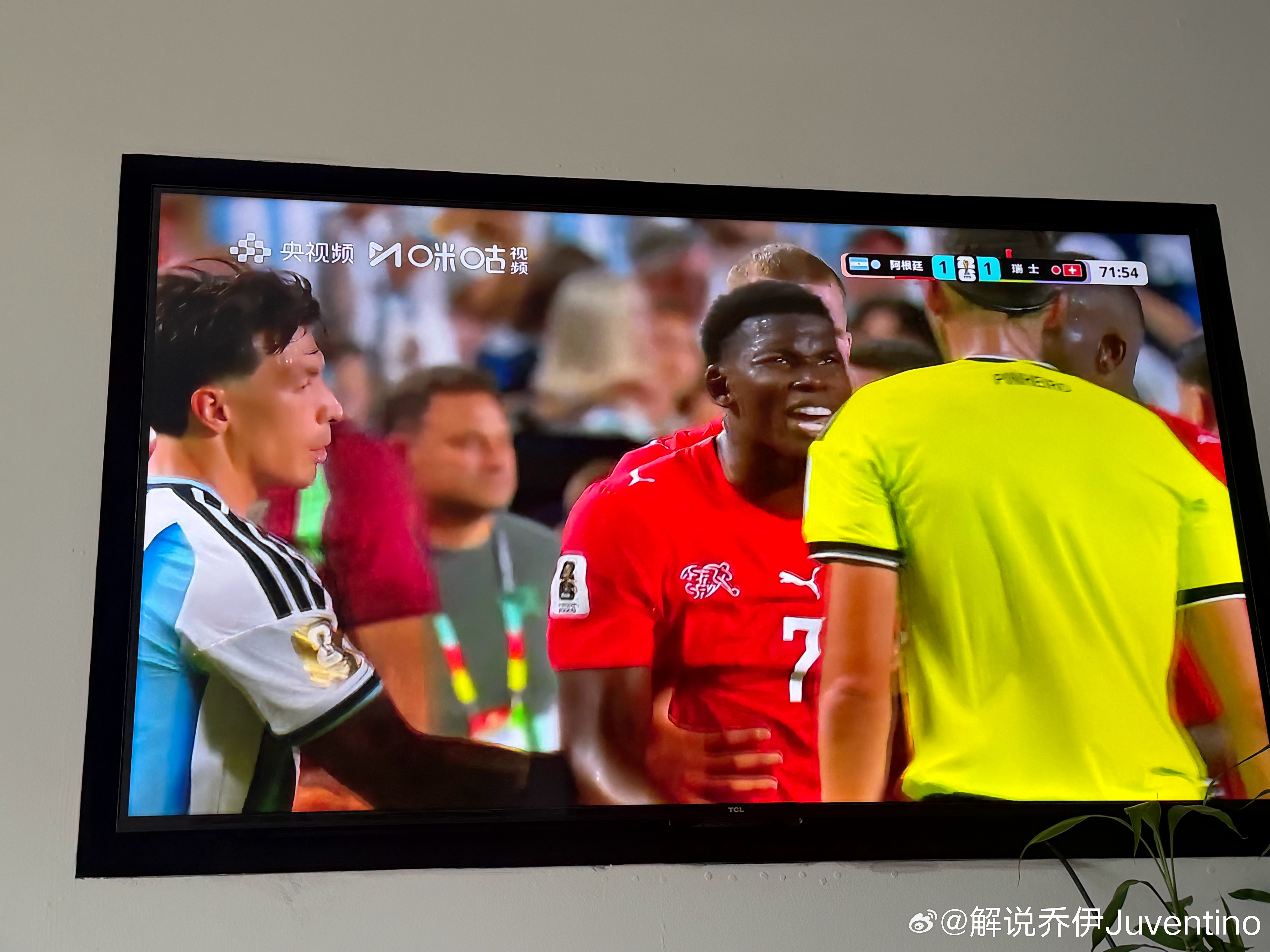 阿根廷vs瑞士世界杯 恩博洛这个跳水吃红牌真的太戏剧了，让这场本来很乏味的比赛一